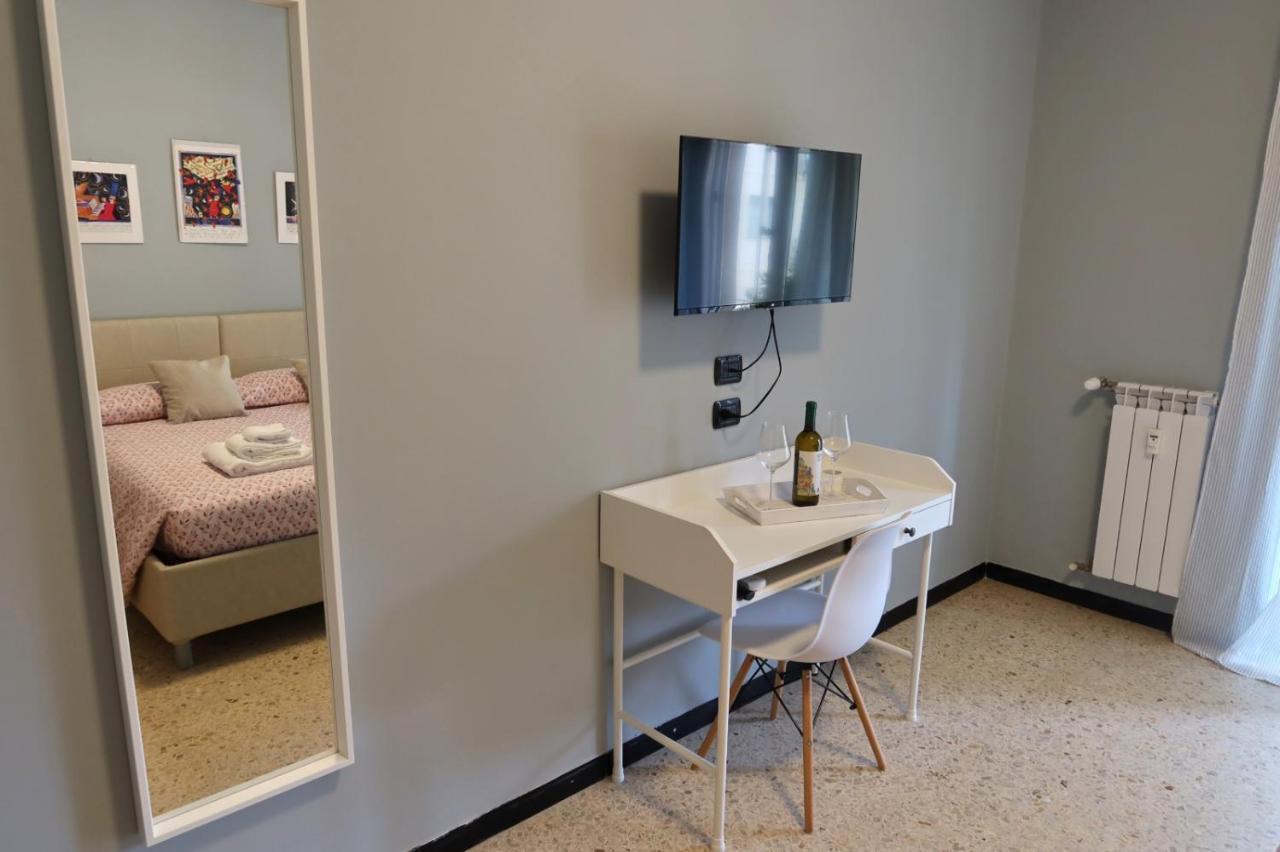 Granny House Apartment Специя Екстериор снимка