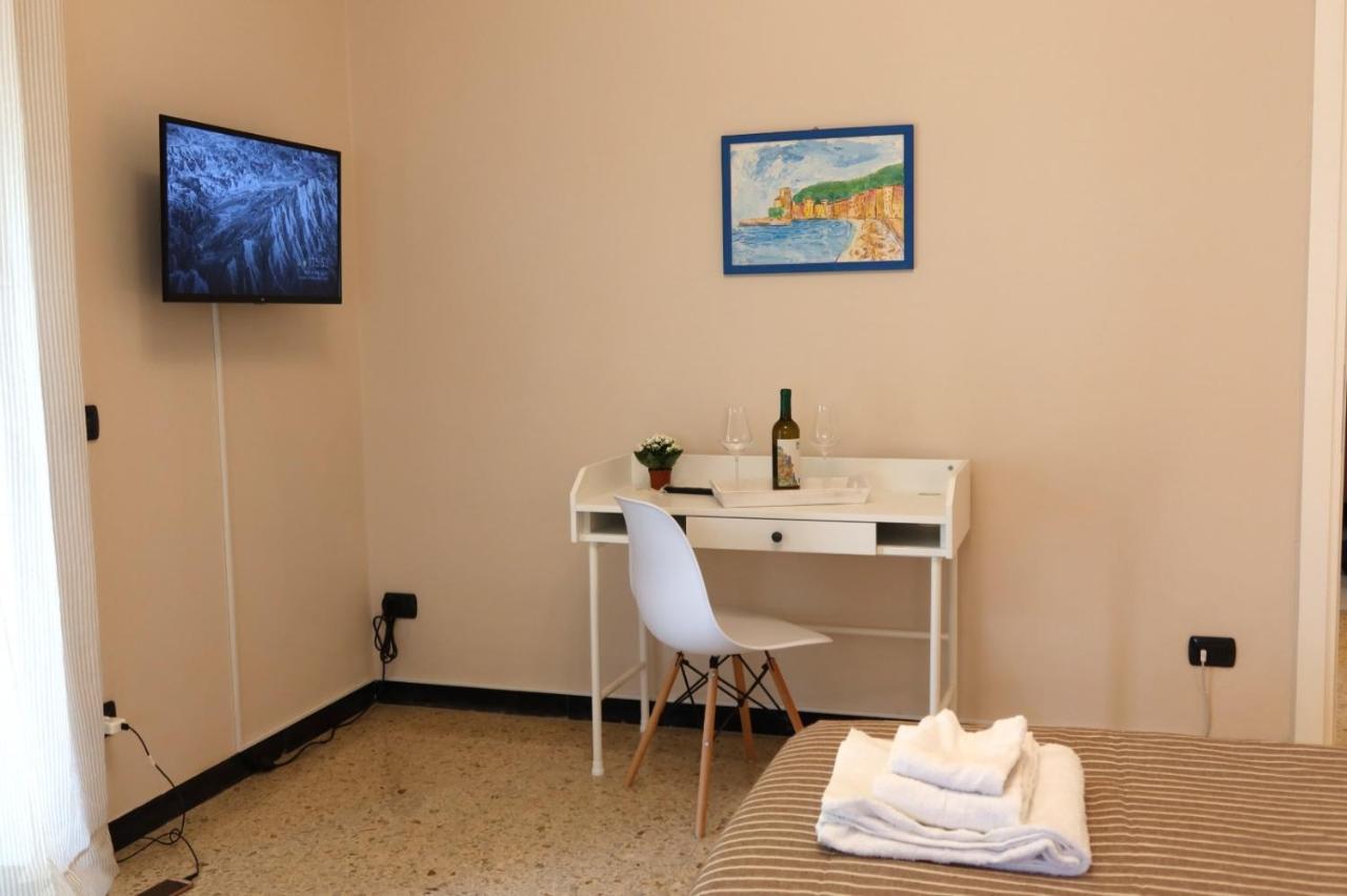 Granny House Apartment Специя Екстериор снимка